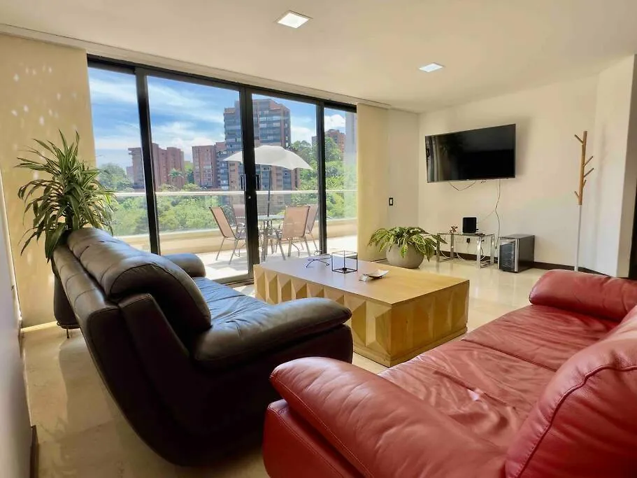 202 Family Haven In El Poblado: Spacious & Charming Medellin