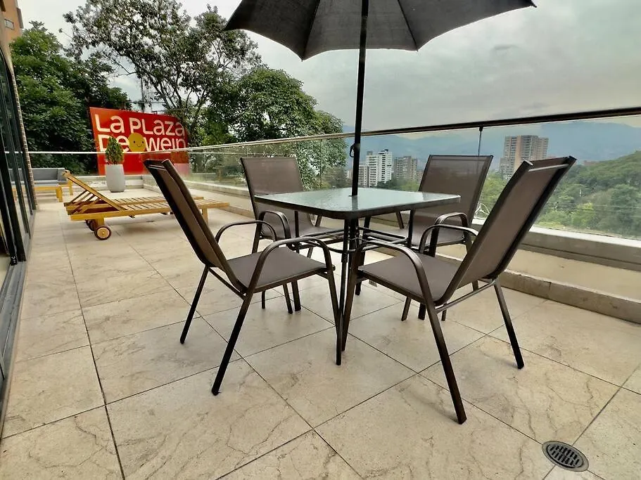 202 Family Haven In El Poblado: Spacious & Charming Medellin Apartment